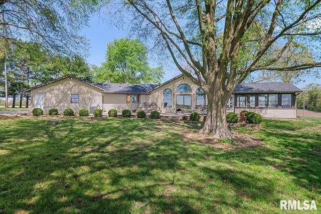 15500 W Loami Road, New Berlin, IL 62670