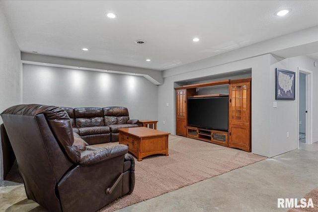 15500 W Loami Road, New Berlin, IL 62670