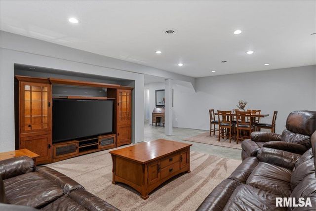 15500 W Loami Road, New Berlin, IL 62670