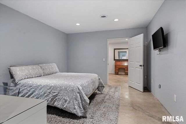 15500 W Loami Road, New Berlin, IL 62670