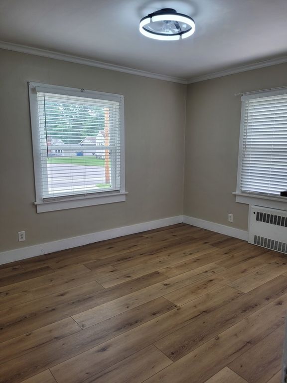 Image 12 of property listing at 1828 E Richview Road, Mt Vernon, IL 62864