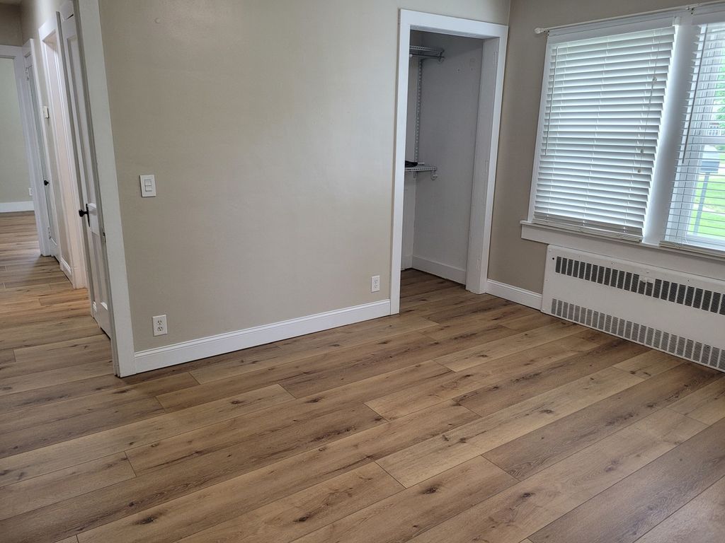 Image 17 of property listing at 1828 E Richview Road, Mt Vernon, IL 62864