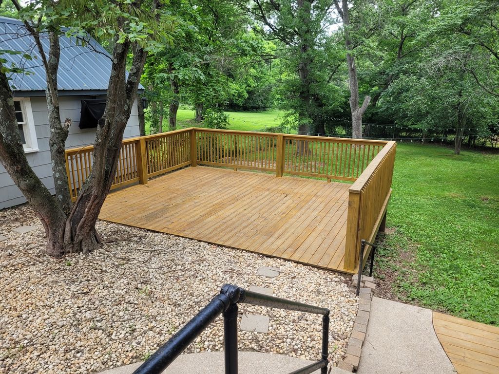 Image 32 of property listing at 1828 E Richview Road, Mt Vernon, IL 62864