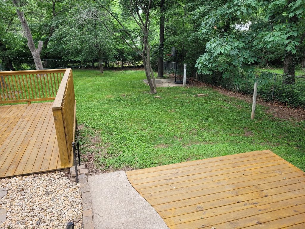 Image 33 of property listing at 1828 E Richview Road, Mt Vernon, IL 62864