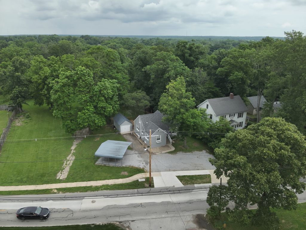 Image 39 of property listing at 1828 E Richview Road, Mt Vernon, IL 62864