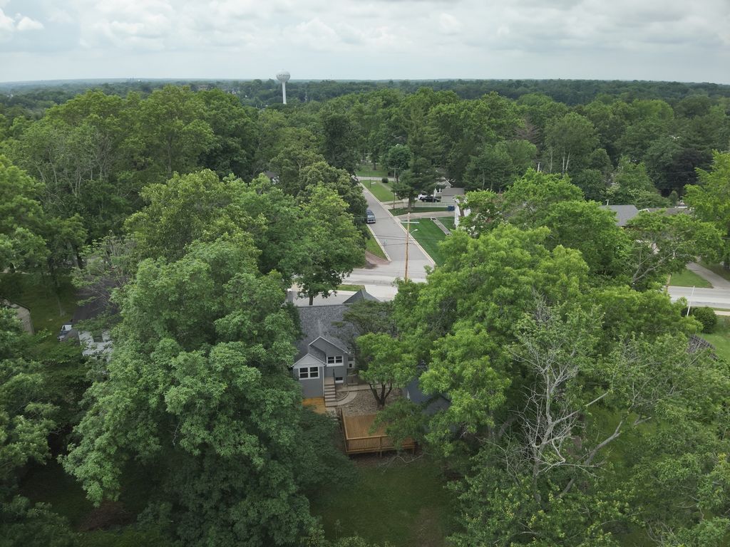 Image 41 of property listing at 1828 E Richview Road, Mt Vernon, IL 62864
