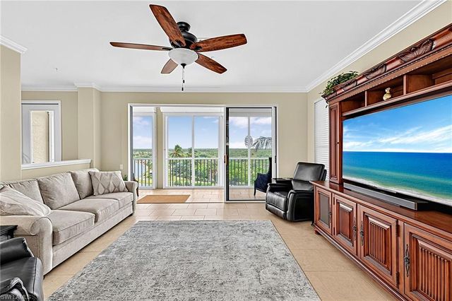 9111 Southmont CV 305, Fort Myers, FL 33908