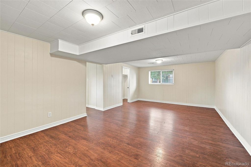 Image 14 of property listing at 7183 S Syracuse Street, Centennial, CO 80112