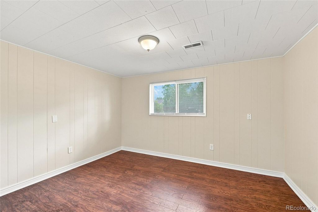 Image 16 of property listing at 7183 S Syracuse Street, Centennial, CO 80112
