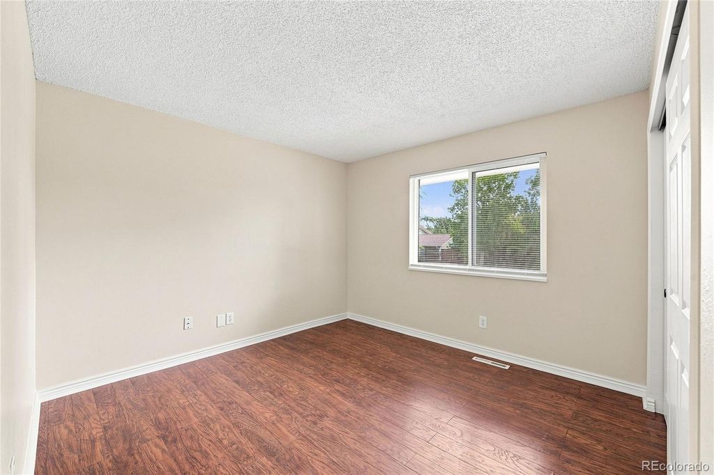 Image 9 of property listing at 7183 S Syracuse Street, Centennial, CO 80112
