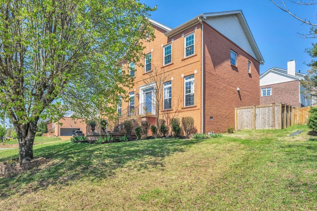 1301 Wexford Downs Ln, Nashville, TN 37211