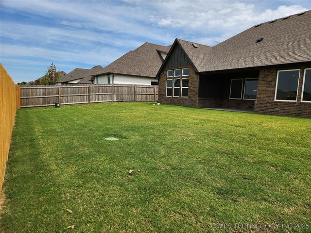 1420 N 72nd Street S, Broken Arrow, OK 74014