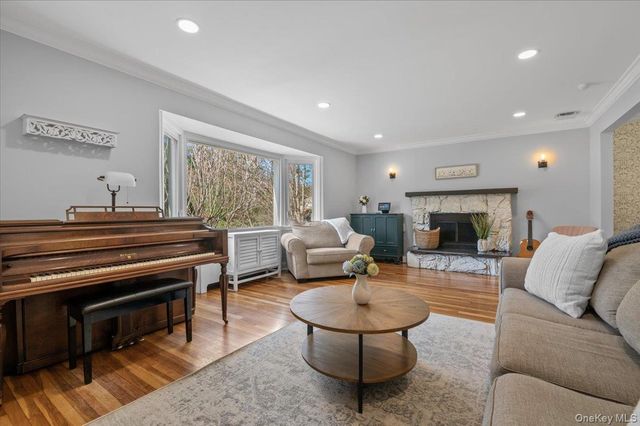 16 Ingold Drive, Dix Hills, NY 11746