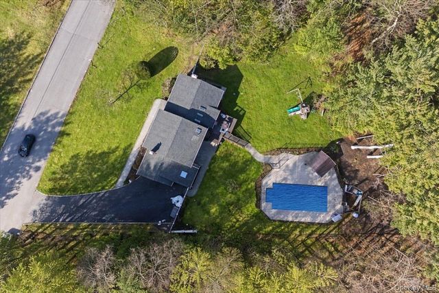 16 Ingold Drive, Dix Hills, NY 11746