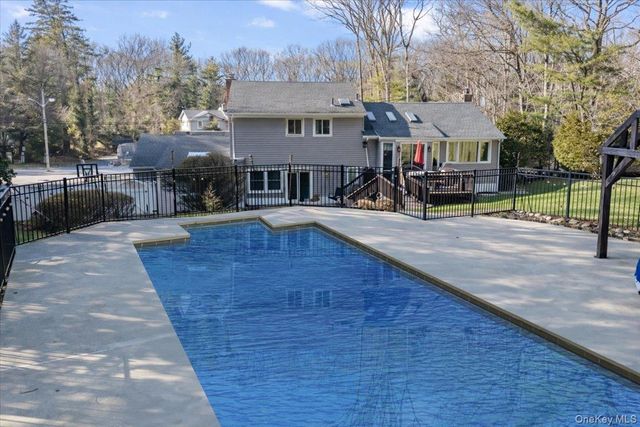 16 Ingold Drive, Dix Hills, NY 11746