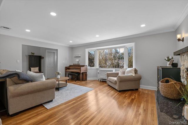 16 Ingold Drive, Dix Hills, NY 11746