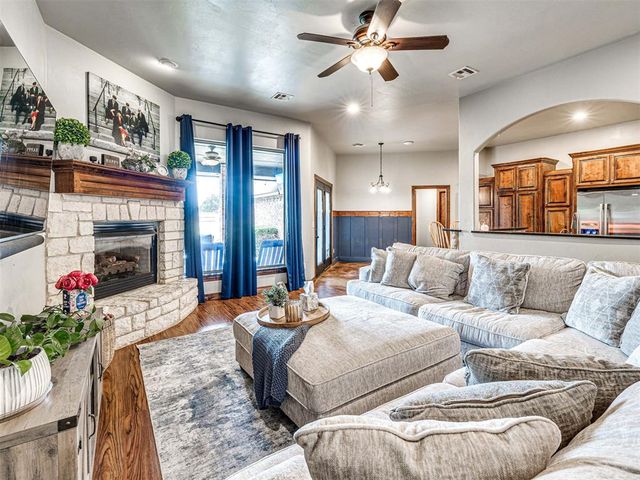 4608 Shoreside Drive, Tuttle, OK 73089