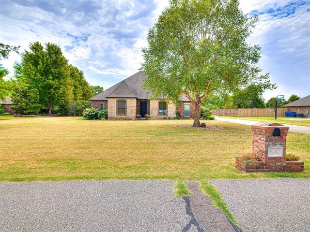 4608 Shoreside Drive, Tuttle, OK 73089