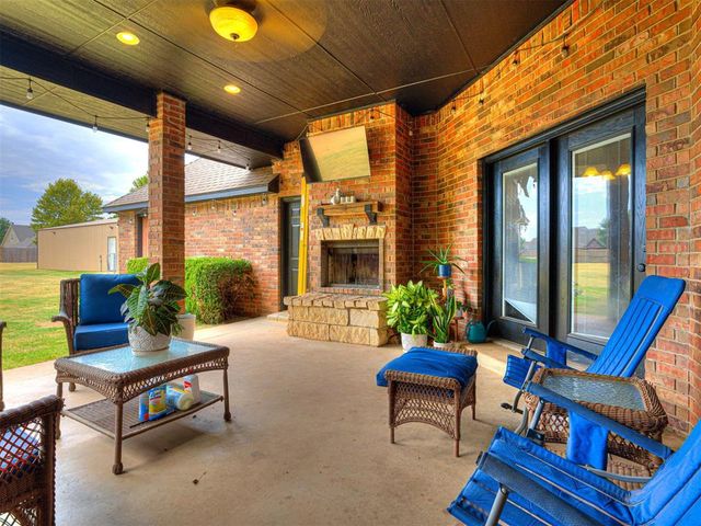 4608 Shoreside Drive, Tuttle, OK 73089