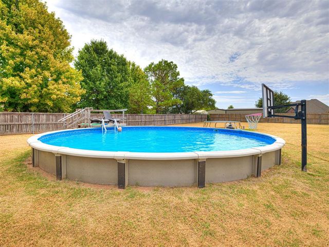 4608 Shoreside Drive, Tuttle, OK 73089