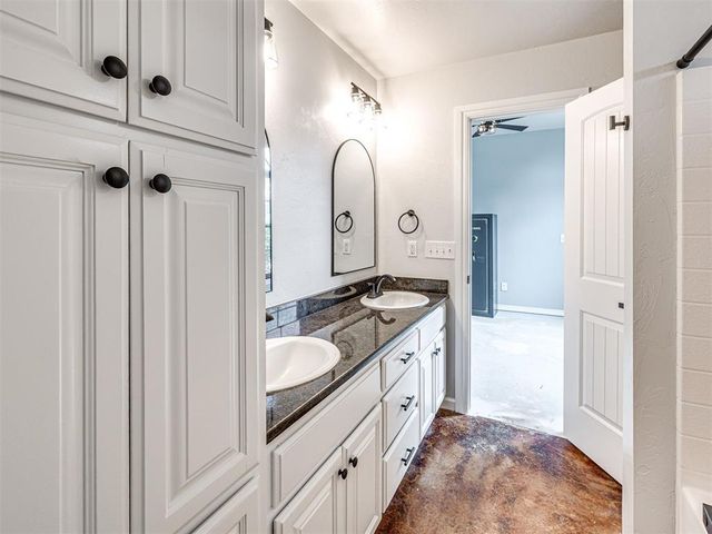 4608 Shoreside Drive, Tuttle, OK 73089