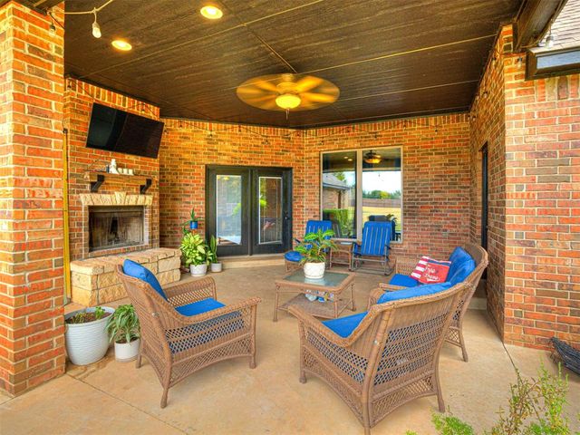4608 Shoreside Drive, Tuttle, OK 73089