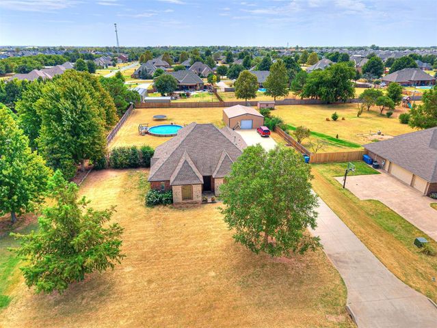 4608 Shoreside Drive, Tuttle, OK 73089
