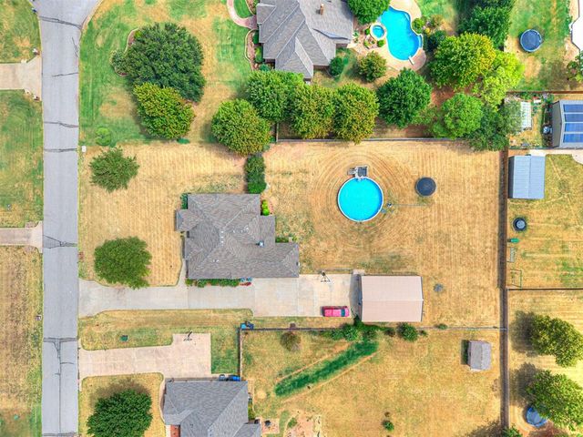 4608 Shoreside Drive, Tuttle, OK 73089