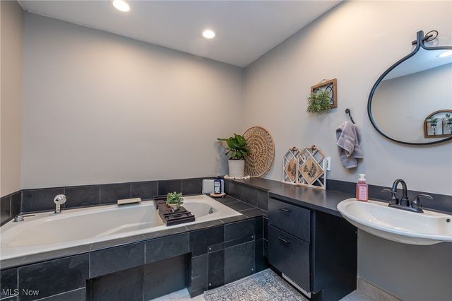 10824 Watercress Road, Strongsville, OH 44149