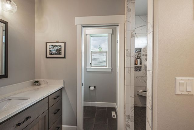 11315 E Flagstone Ln, Spokane Valley, WA 99206