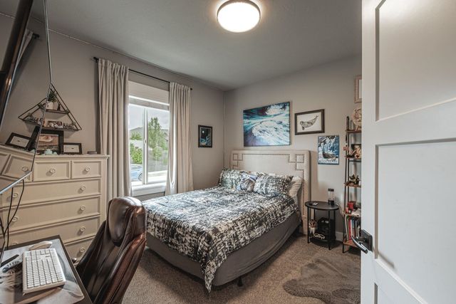 11315 E Flagstone Ln, Spokane Valley, WA 99206
