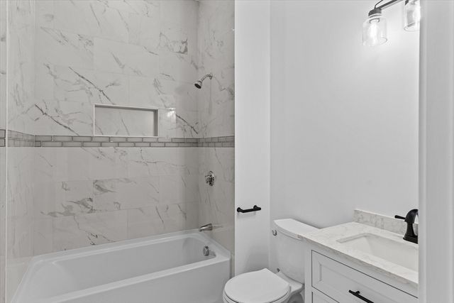 280 Essex Street 501, Lawrence, MA 01840