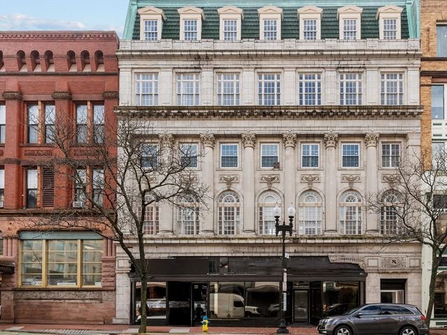 280 Essex Street 501, Lawrence, MA 01840