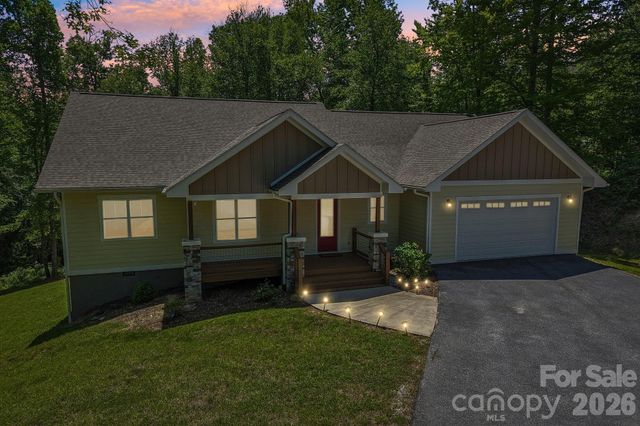 318 Cider Hill Lane, Hendersonville, NC 28792