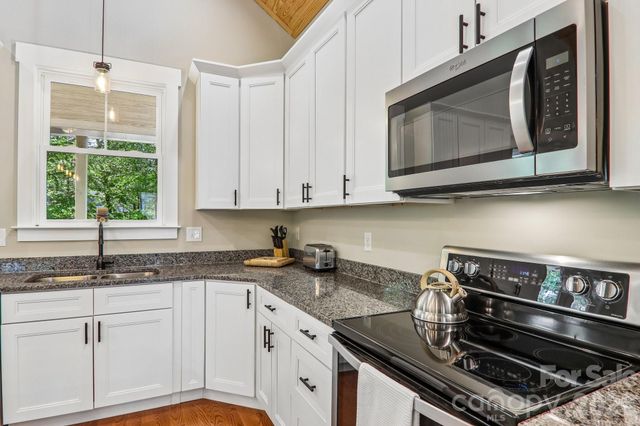 318 Cider Hill Lane, Hendersonville, NC 28792