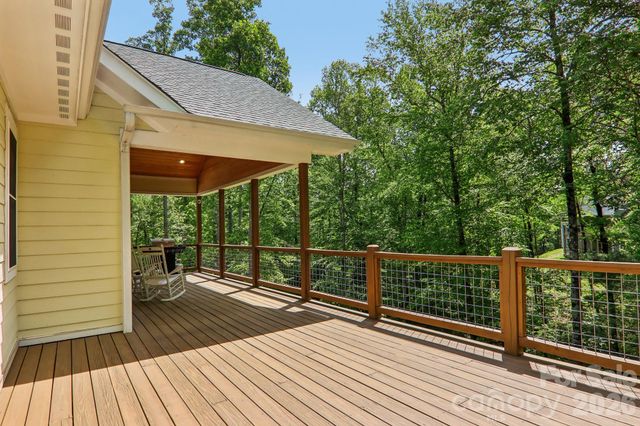 318 Cider Hill Lane, Hendersonville, NC 28792