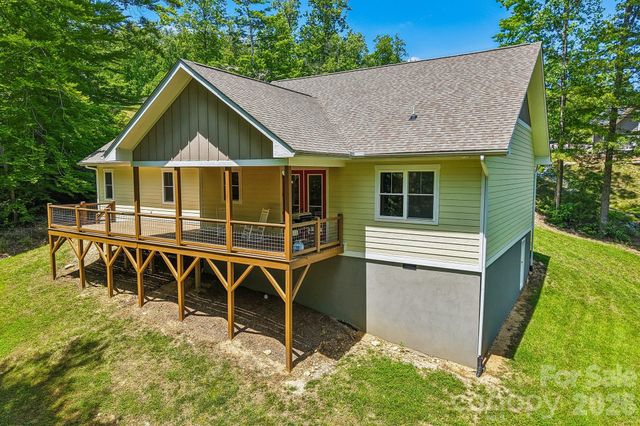 318 Cider Hill Lane, Hendersonville, NC 28792