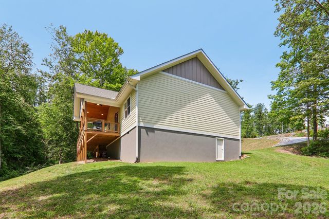 318 Cider Hill Lane, Hendersonville, NC 28792