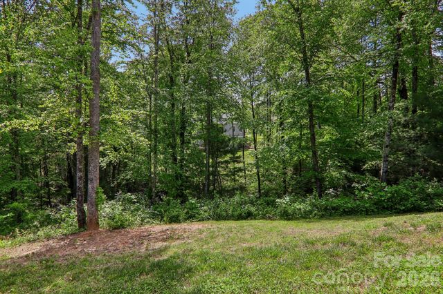 318 Cider Hill Lane, Hendersonville, NC 28792