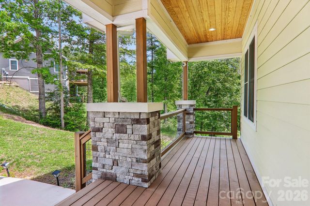 318 Cider Hill Lane, Hendersonville, NC 28792