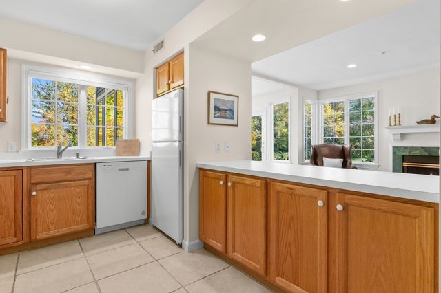 10 Great Hill 10, Topsfield, MA 01983