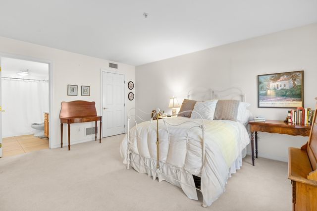 10 Great Hill 10, Topsfield, MA 01983