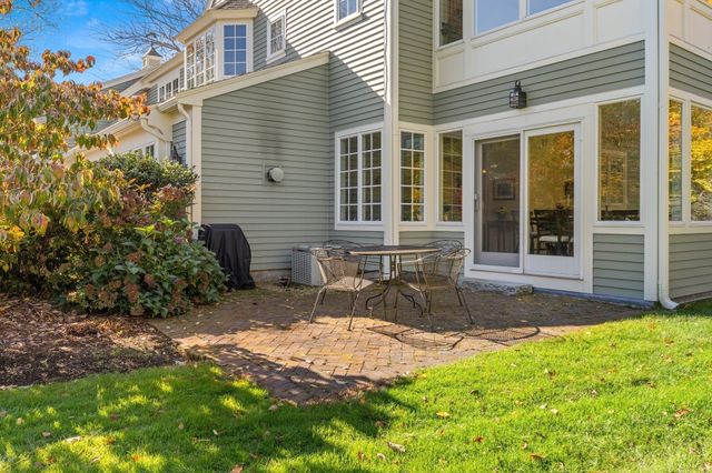 10 Great Hill 10, Topsfield, MA 01983