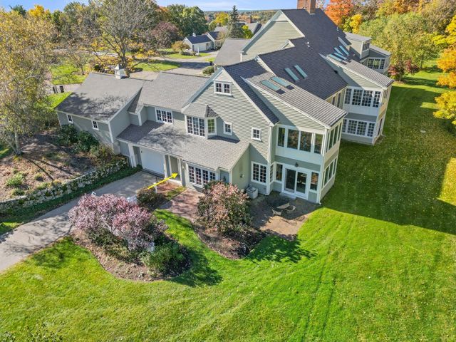 10 Great Hill 10, Topsfield, MA 01983