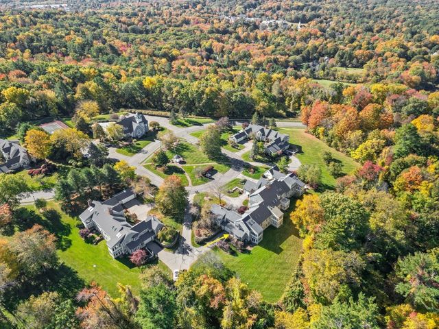 10 Great Hill 10, Topsfield, MA 01983