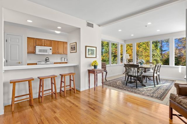 10 Great Hill 10, Topsfield, MA 01983