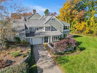 10 Great Hill 10, Topsfield, MA 01983
