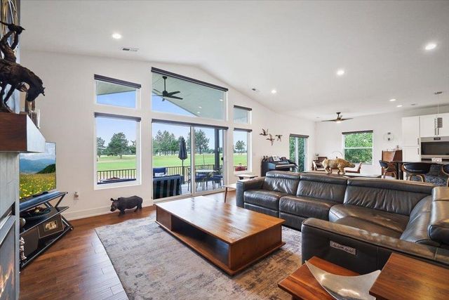 701 N Country Club Dr, Deer Park, WA 99006
