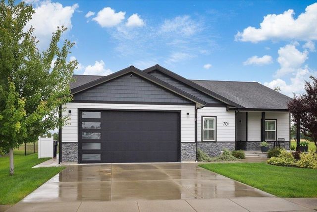 701 N Country Club Dr, Deer Park, WA 99006