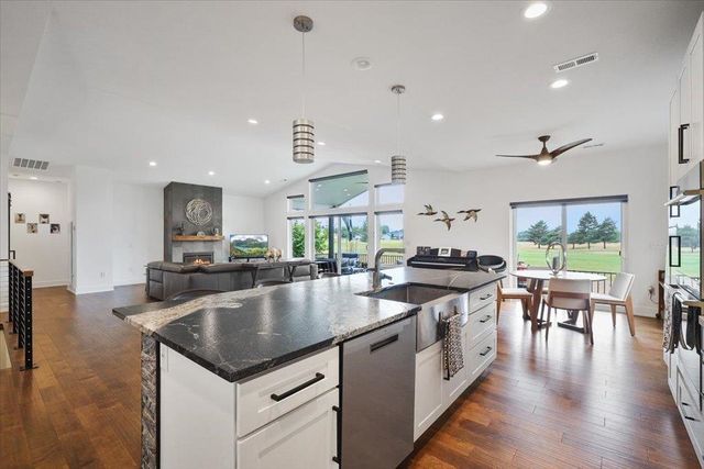 701 N Country Club Dr, Deer Park, WA 99006